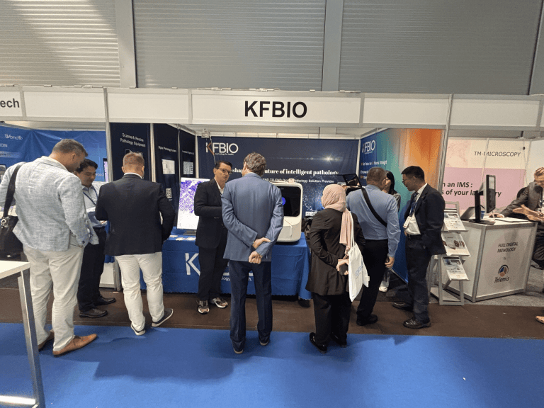 KFBIO digital pathology workflow solutions displayed at ECP 2025 including scanners and laboratory automation systems
